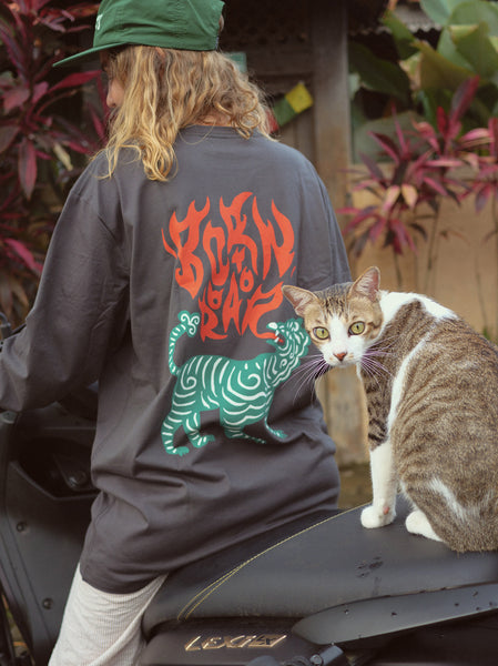 Born to Roar - Unisex Long sleeved Shirt